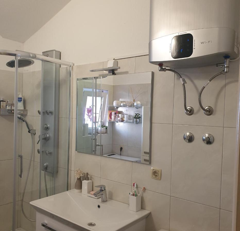 Apartmani Mlikotic Дуги-Рат Номер фото